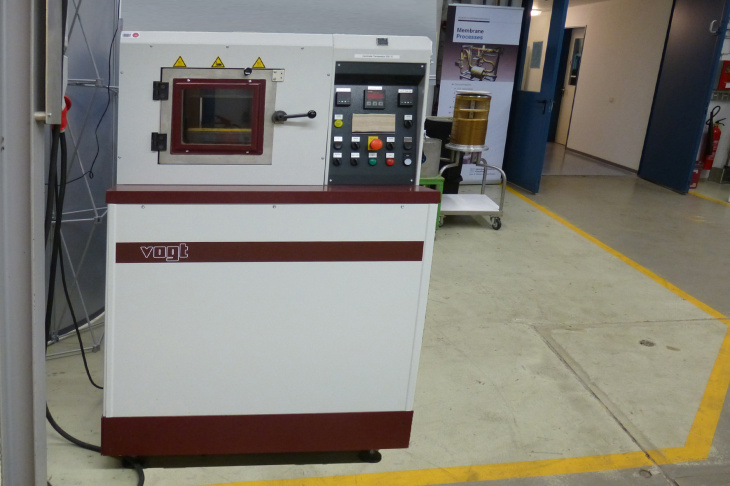 Photo: Hereon/general Hydraulic Laboratory Press (Vacuum press)