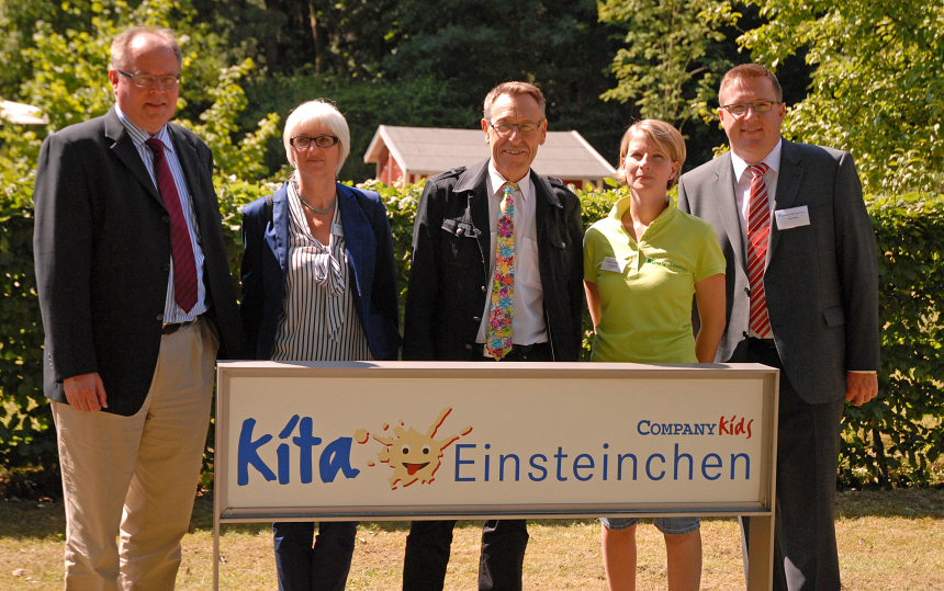 Michael Ganß, Margit Werner (pme-Familienservice), Prof. Dr. Wolfgang Kaysser, Katja Gräper (Kita-Leitung) und Nils Hofert (pme-Familienservice)