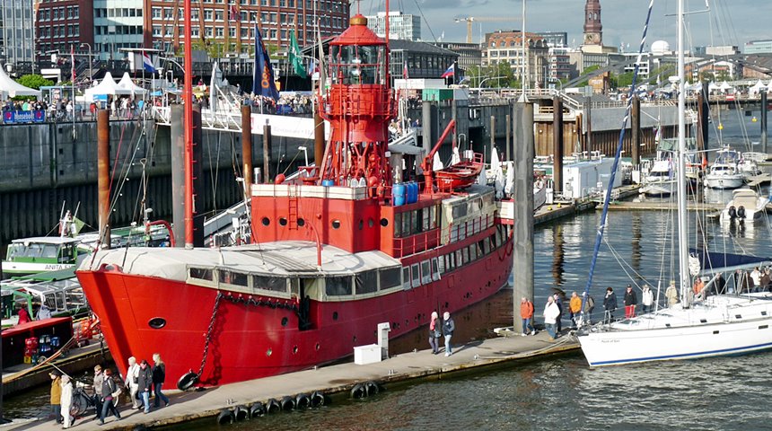 Landing stage in the port of Hamburg