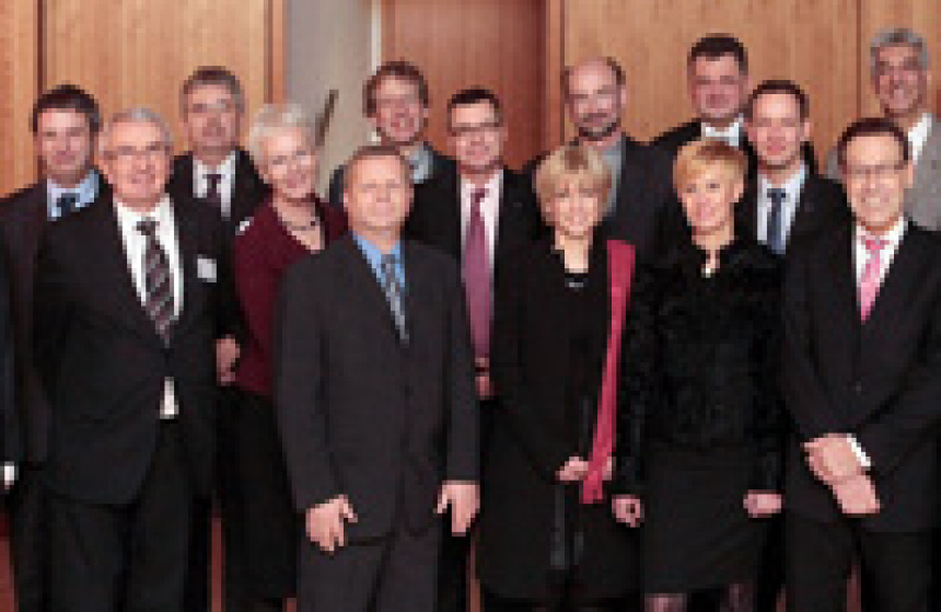 Herr Kaysser und andere Mitglieder der Helmholtz-Gemeinschaft