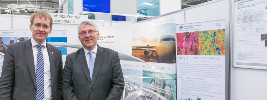 Daniel Günther und Prof. Dr. Karl Ulrich Kainer auf der Hannover Messe