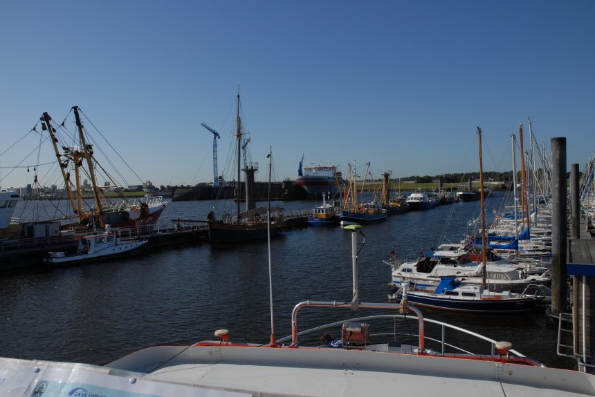 Schiffsanliegeplätze im Hafen