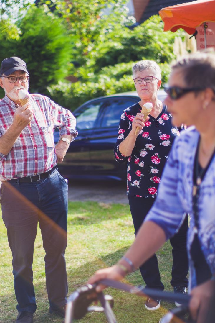 Photo Work and Familiy Life - Elderly Care Advice and Placement