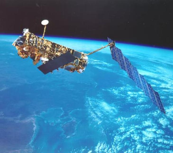 The <i>Envisat</i> satellite in Earth orbit. <i>-image: ESA-</i> Envisat
