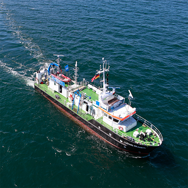 Research Vessel <i>Ludwig Prandtl</i> on a research cruise in the North Sea. <i>-image: Torsten Fischer/ Hereon-</i> Research Vessel <i>Ludwig Prandtl</i> on a research cruise in the North Sea. -image: Torsten Fischer/ Hereon-