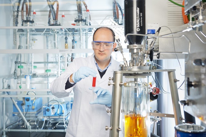 /imperia/md/images/hzg/institut_fuer_polymerforschung/geesthacht/pms/fittosize__680_0_3a5a66e79a05a256f4389106765d5e3d_hzg-polymer_schmid__1_.jpg