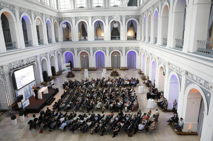Rund 350 Gäste kamen zur HZG-Jahrestagung 2019. Foto: HZG/Jan-Timo Schaube Einblick in die HZG-Jahrestagung 2019
