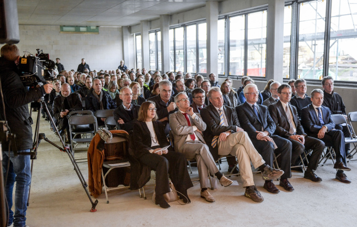 Zahlreiche Besucher kamen zur Feier. Foto: DESY/A. Heimken DESY_Richtfest_CXNS-1