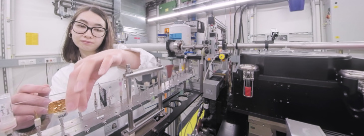 Kamila Iskhakova an der Beamline. Foto: HZG/Aspekt Eins Kamila Iskhakova im Labor