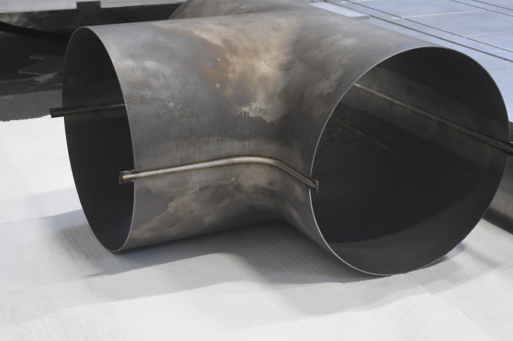 Ein Rohrknoten aus Titan für Zapfluft-Systeme in Flugzeugen. Foto: HZG/René Dinse Ein Rohrknoten aus Titan für Zapfluft-Systeme in Flugzeugen